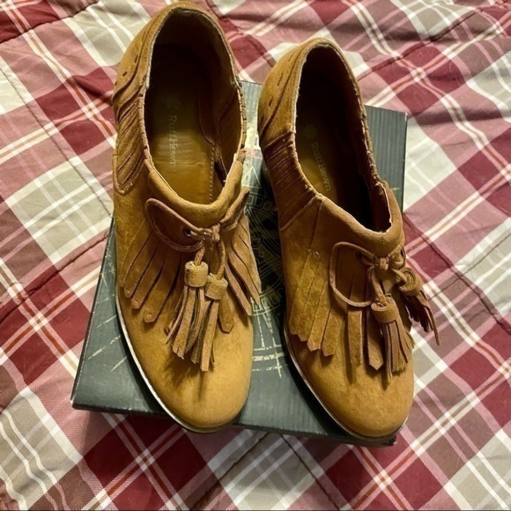 Ruff Hewn Tan Tassel Shoes NIB 10M